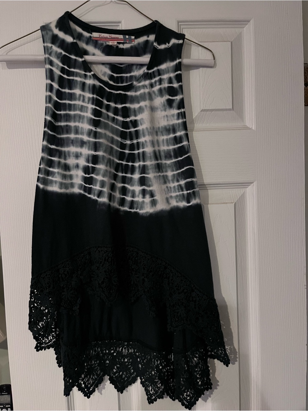 Vintage Havana Black & White Tie-Dye High-Low Lace Hem Shirt